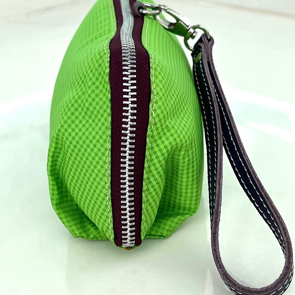 NWOT Fabrienne Wristlet Clutch - Picture 4 of 5